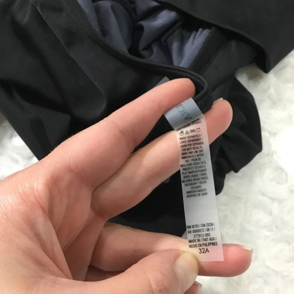 Victoria’s Secret Twist Bandeau Tie Back Retro One-piece Swimsuit Black 32A - Picture 14 of 16